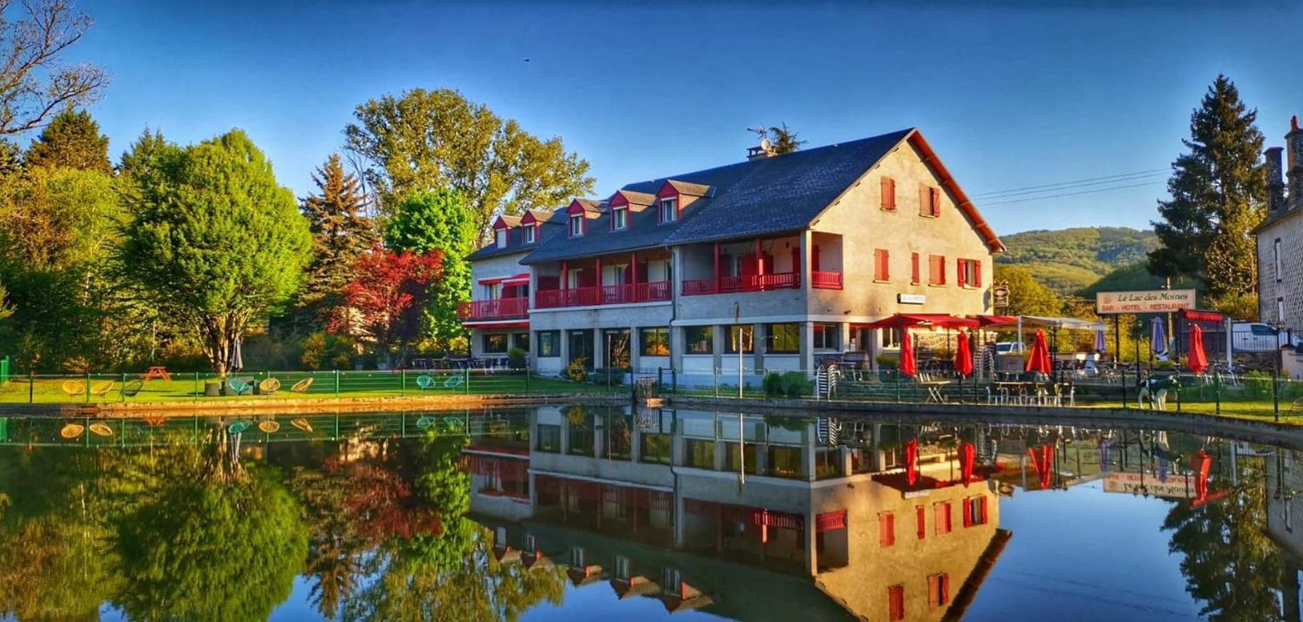 Le Lac Des Moines Condat  Ngoại thất bức ảnh